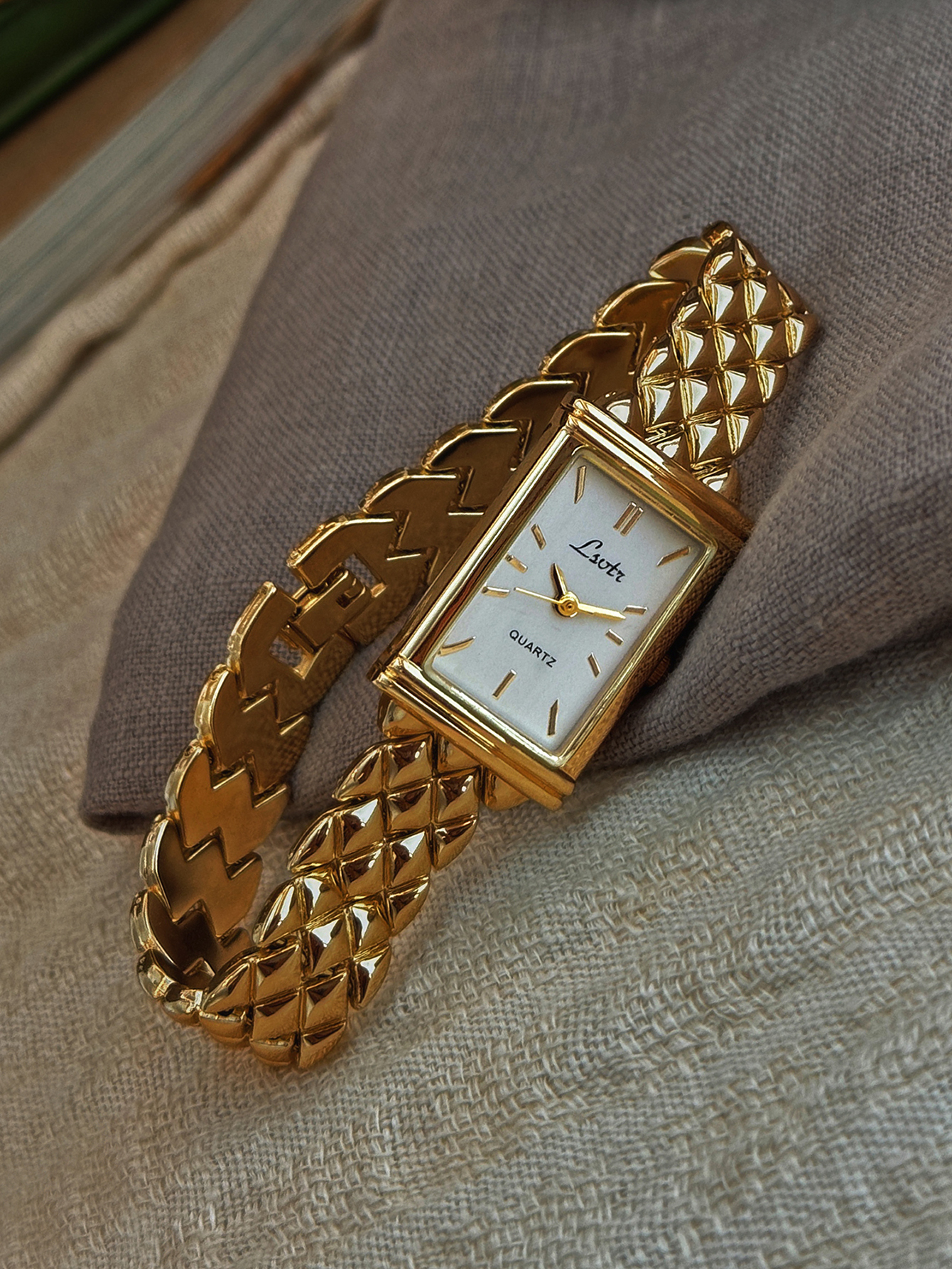 1 New Gold-Colored French High - مراجعة Luxury Lifestyle Gifts وسعره