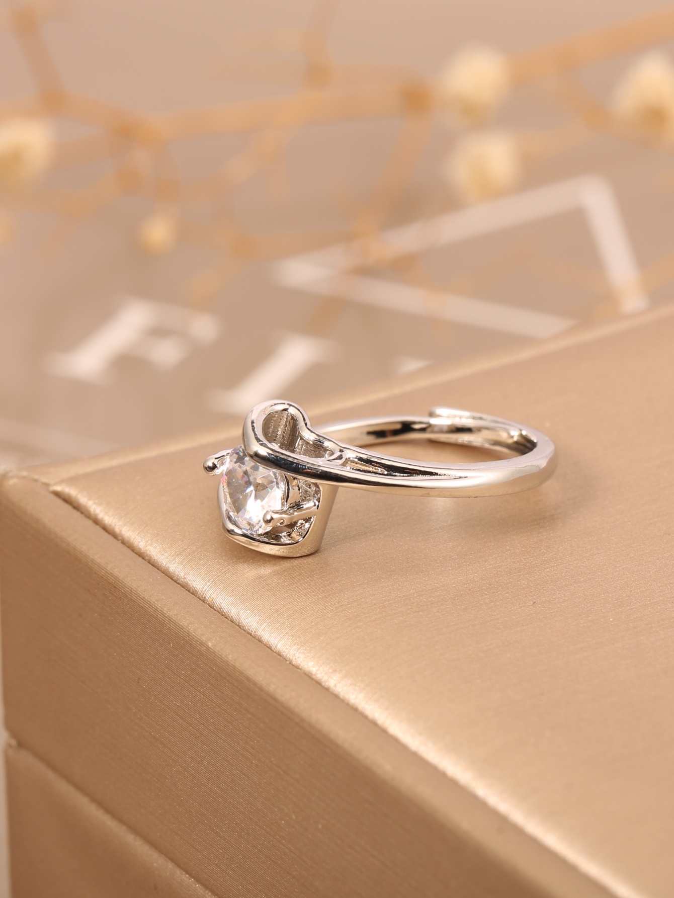 1 Piece of European and Americ - مراجعة Luxury Lifestyle Gifts وسعره